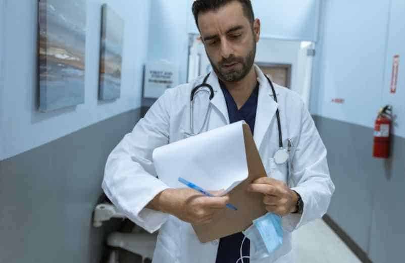 Quand consulter pour une pression persistante ? France Audition