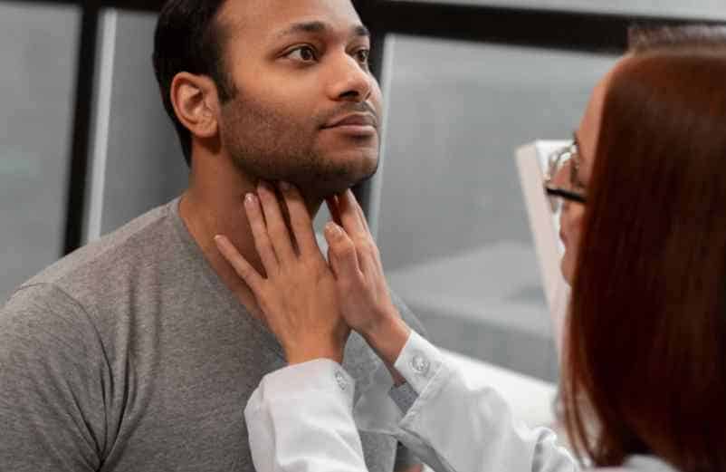 Quand faut-il consulter un médecin pour son mal de gorge ? France Audition