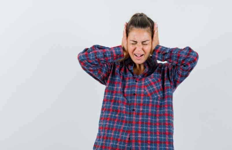 Sensation de pression dans les oreilles et la tête : que faire pour se soulager ? France Audition