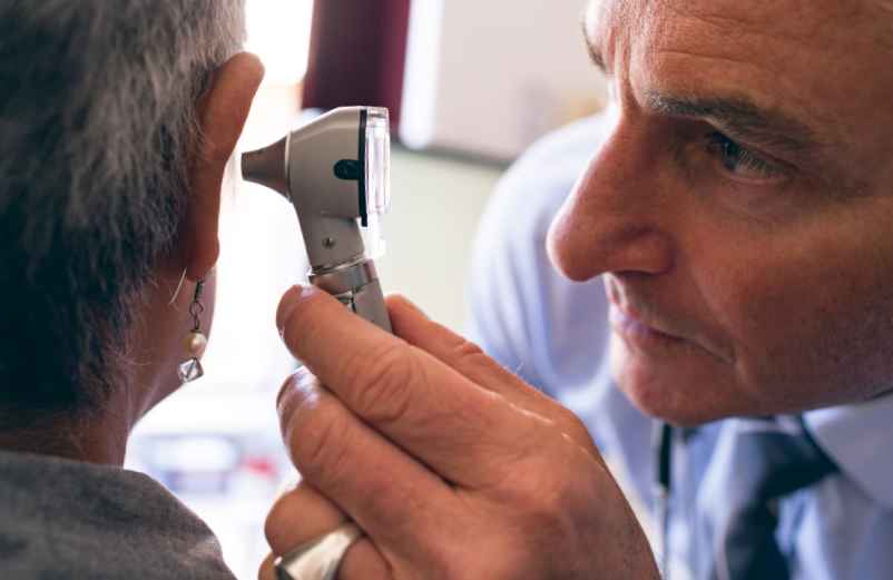 Qu'est-ce qu'un otoscope et pourquoi est-il indispensable ?-France Audition