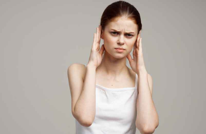 Sensation de pression dans les oreilles et la tête : que faire pour se soulager ?-cge-news.com