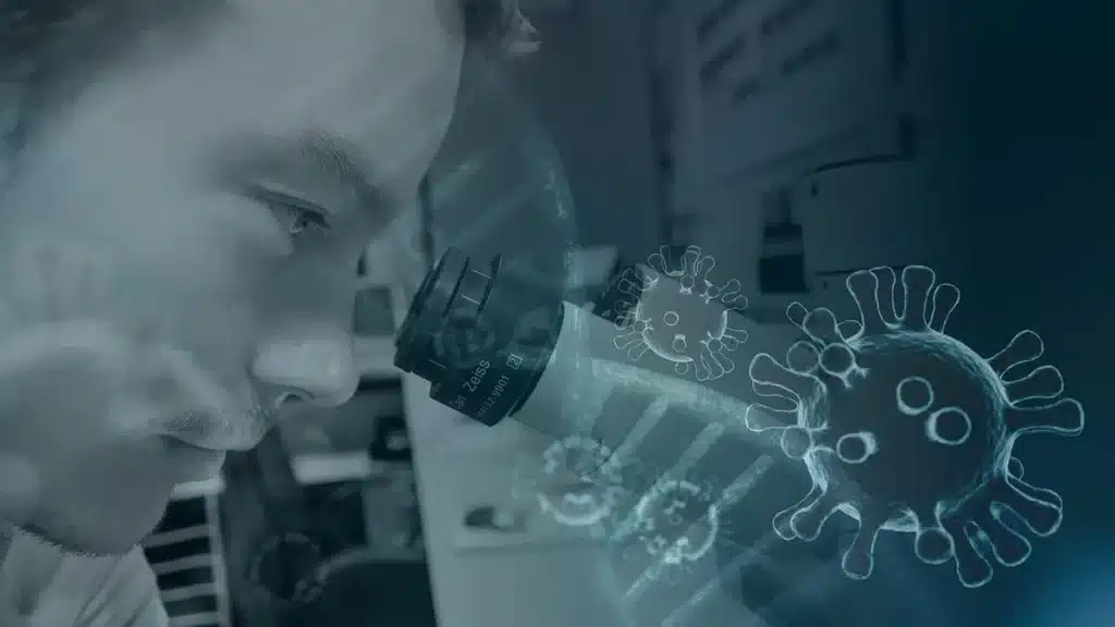 Cristaux d'acide urique observés au microscope dans le sang