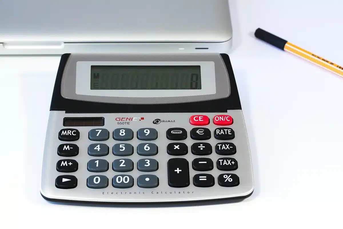 Carnet de gestion de bankroll avec calculatrice et mises inscrites