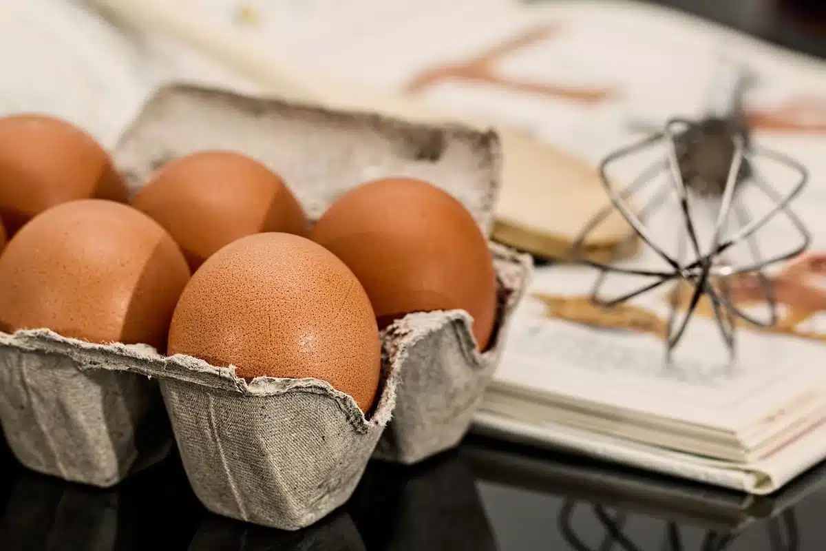 Peau d'enfant avec rougeur et trace d'irritation après repas